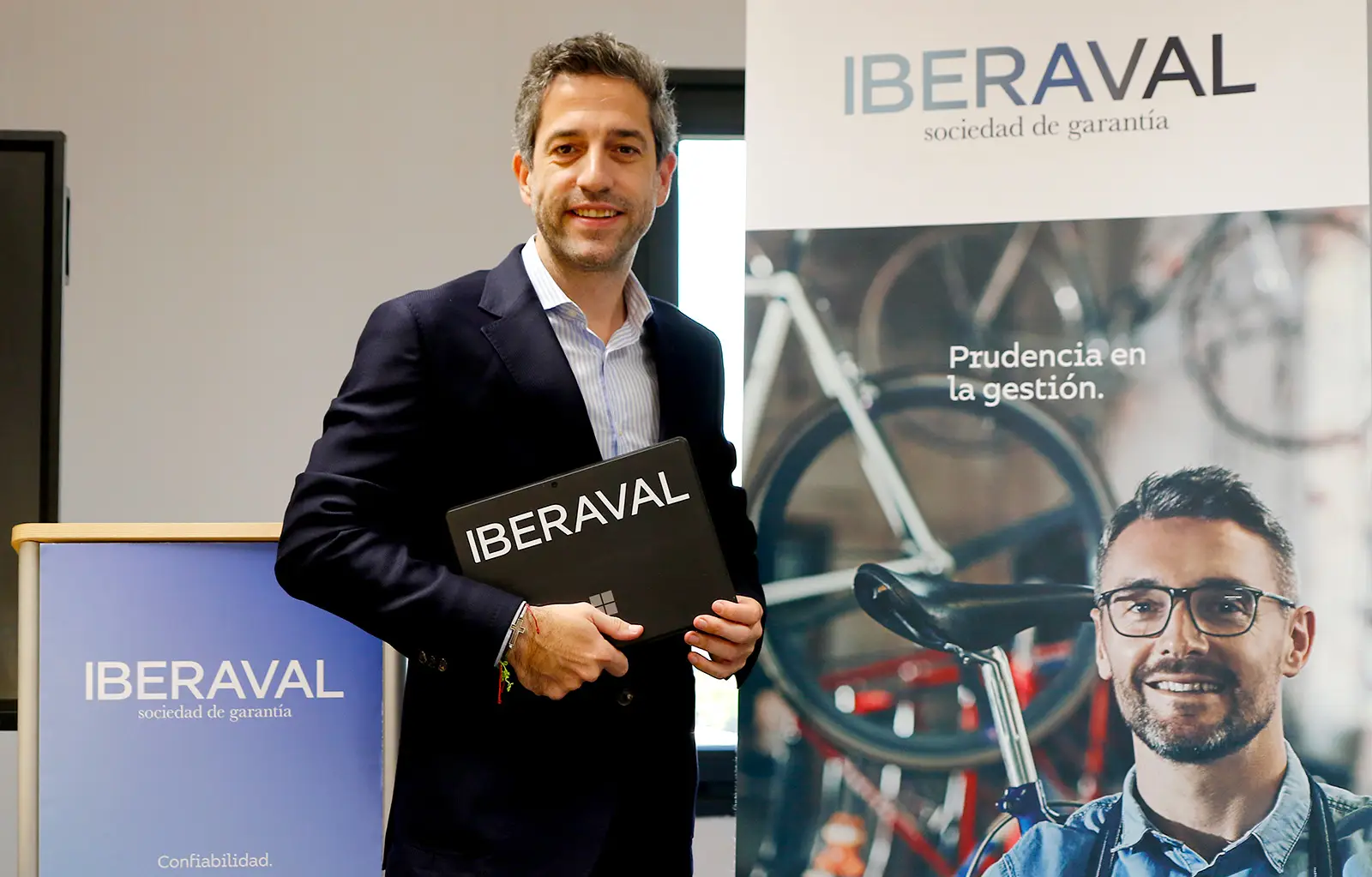 El presidente del Consejo de Administración de Iberaval, César Pontvianne