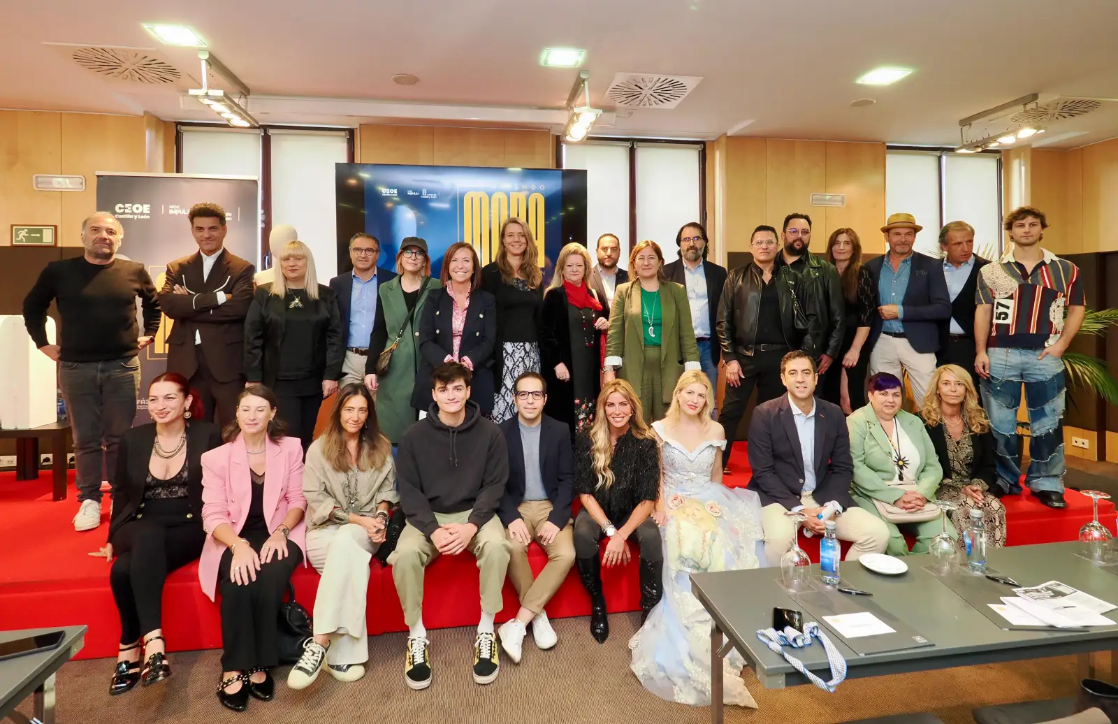 Participantes en la jornada organizada por CEOE Castilla y León sobre la industria textil